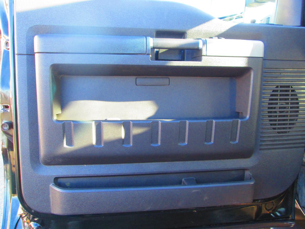 Ford Super Duty F-350 SRW 4WD Crew Cab 156" Lariat 2014