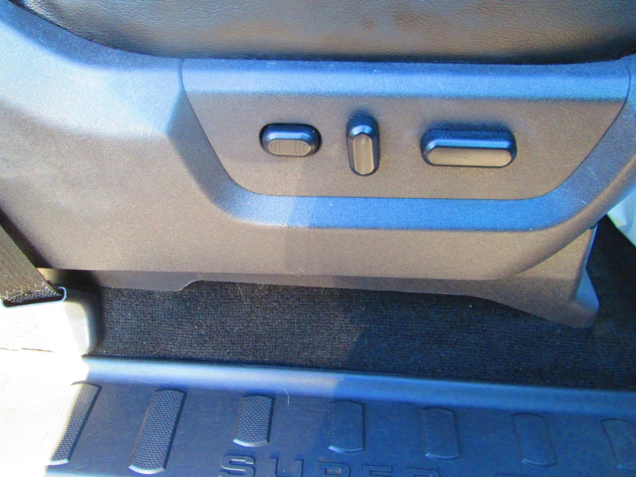 Ford Super Duty F-350 SRW 4WD Crew Cab 156" Lariat 2014