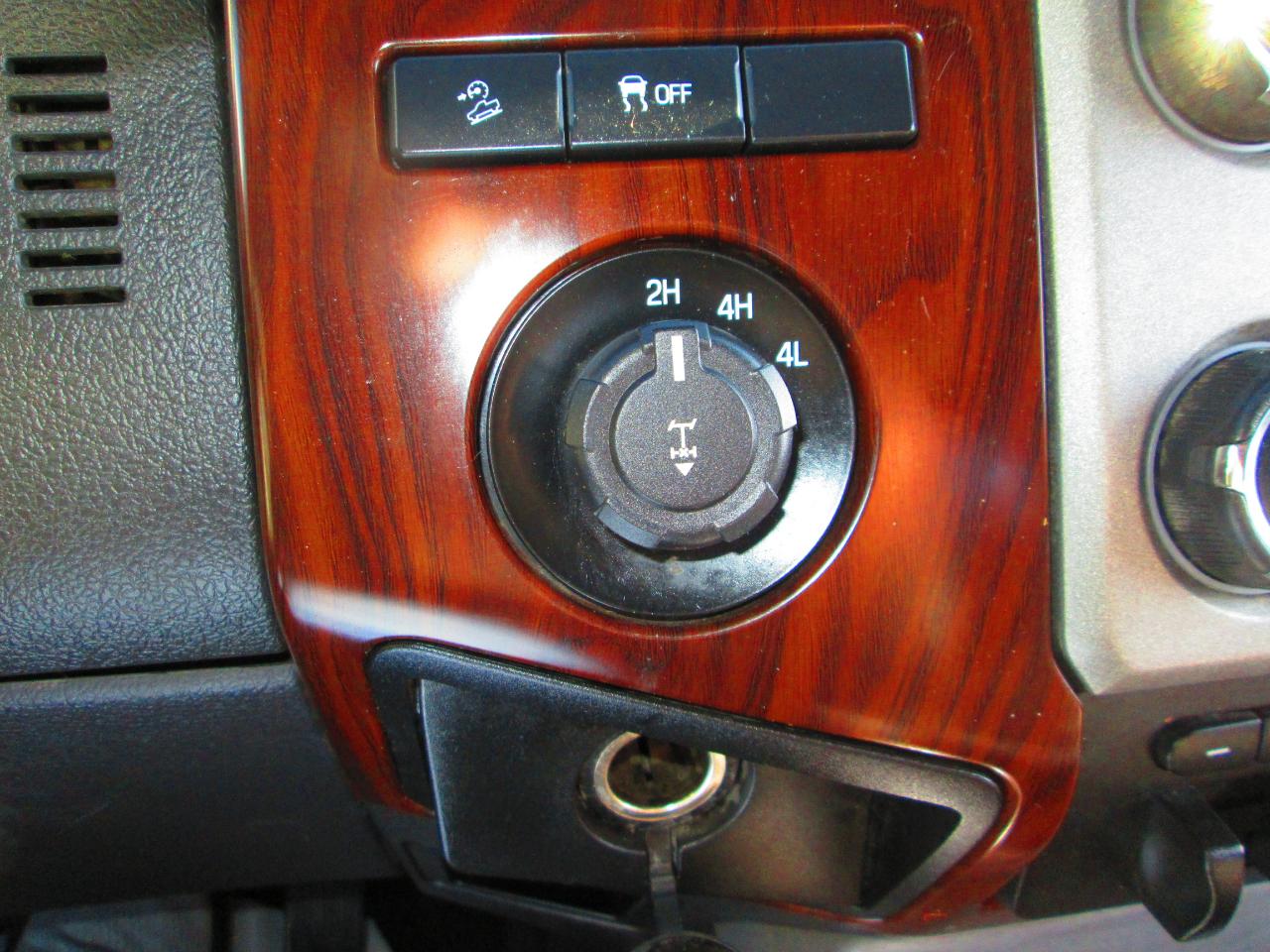 Ford Super Duty F-350 SRW 4WD Crew Cab 156" Lariat 2014