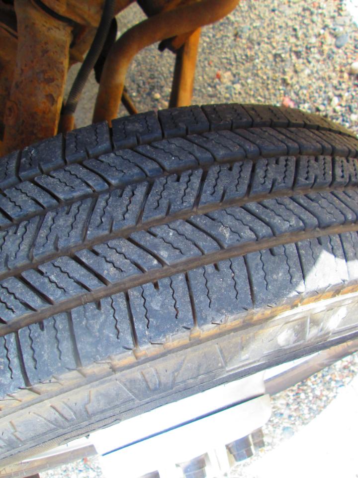 GMC Sierra 3500 Reg Cab 161.5" WB, 84.9" CA WT 2004