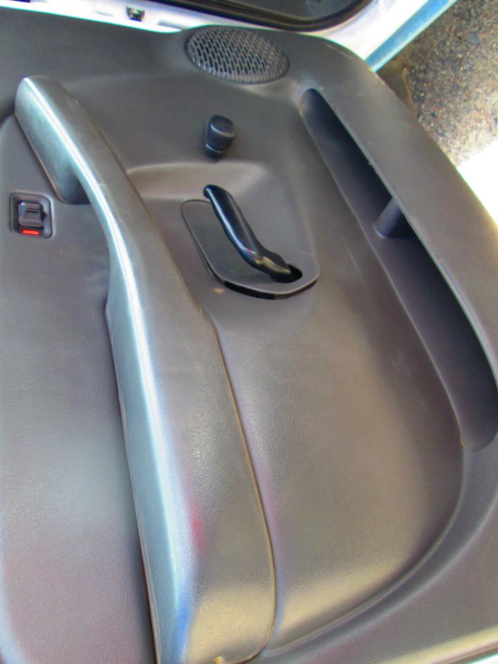 GMC Sierra 3500 Reg Cab 161.5" WB, 84.9" CA WT 2004