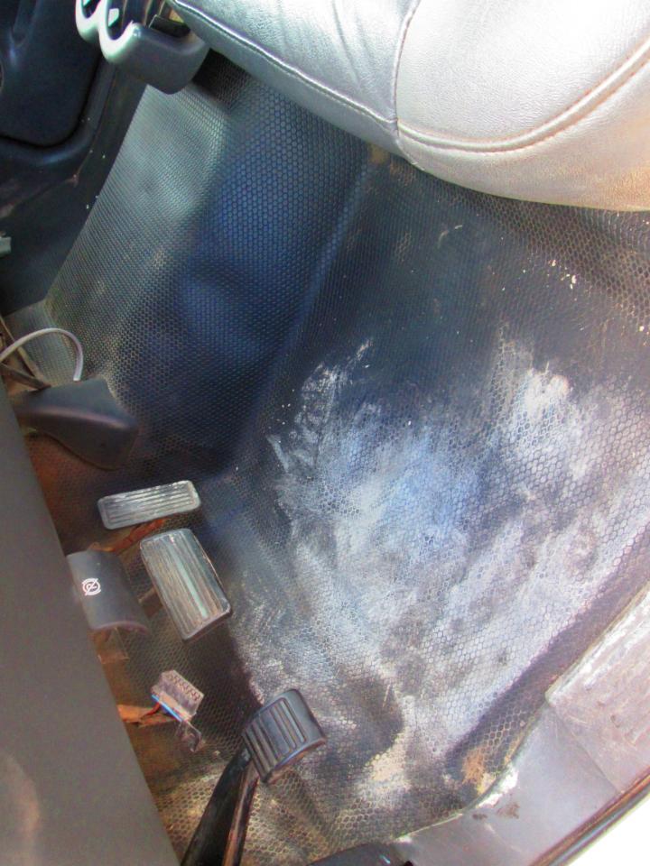 GMC Sierra 3500 Reg Cab 161.5" WB, 84.9" CA WT 2004