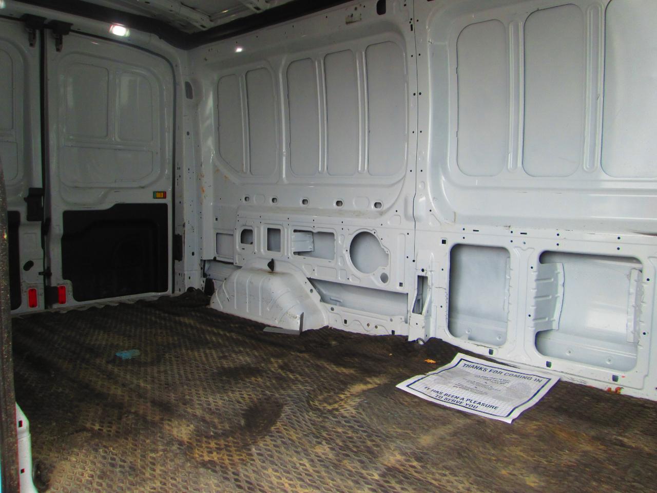 Ford Transit Van T-250 148" Med Rf 9000 GVWR Sliding RH Dr 2019