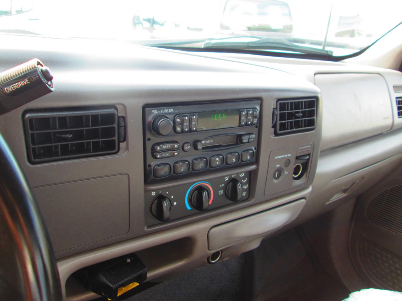 Ford Super Duty F-450 Reg Cab 141" WB XLT 2001