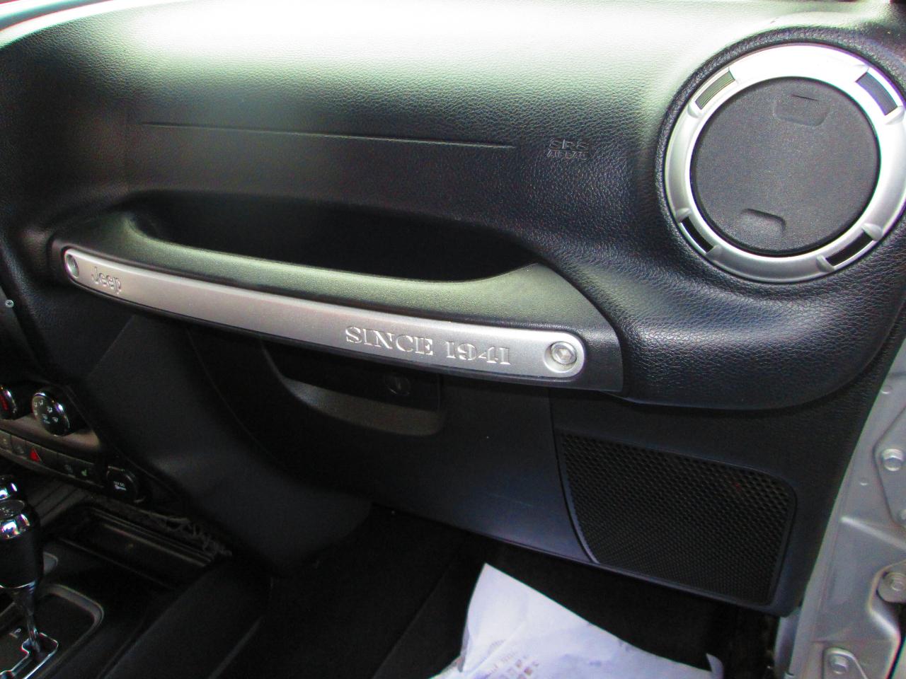 Jeep Wrangler Unlimited 4WD 4dr Sahara 2012