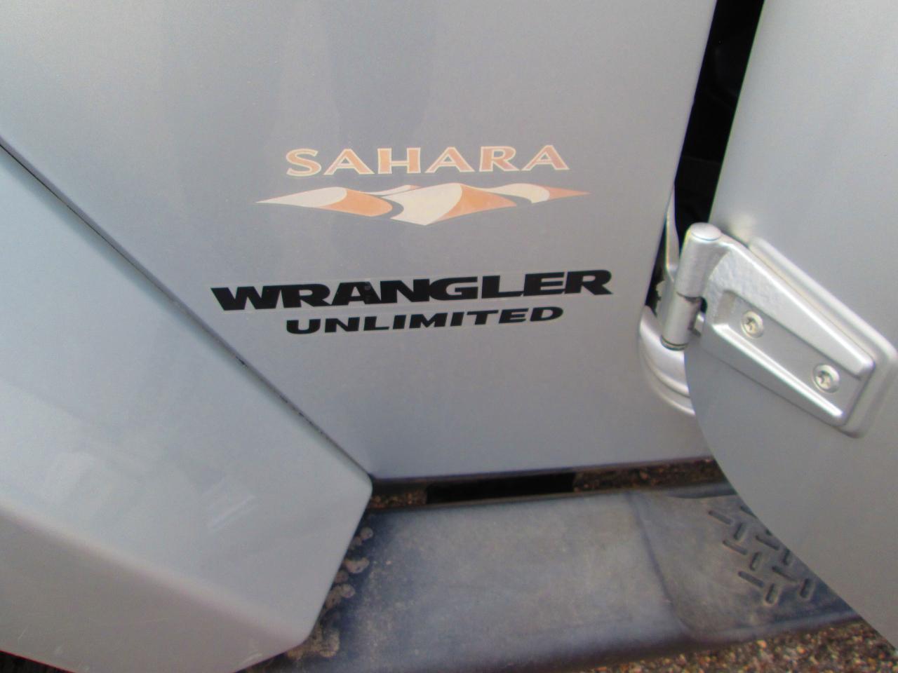 Jeep Wrangler Unlimited 4WD 4dr Sahara 2012