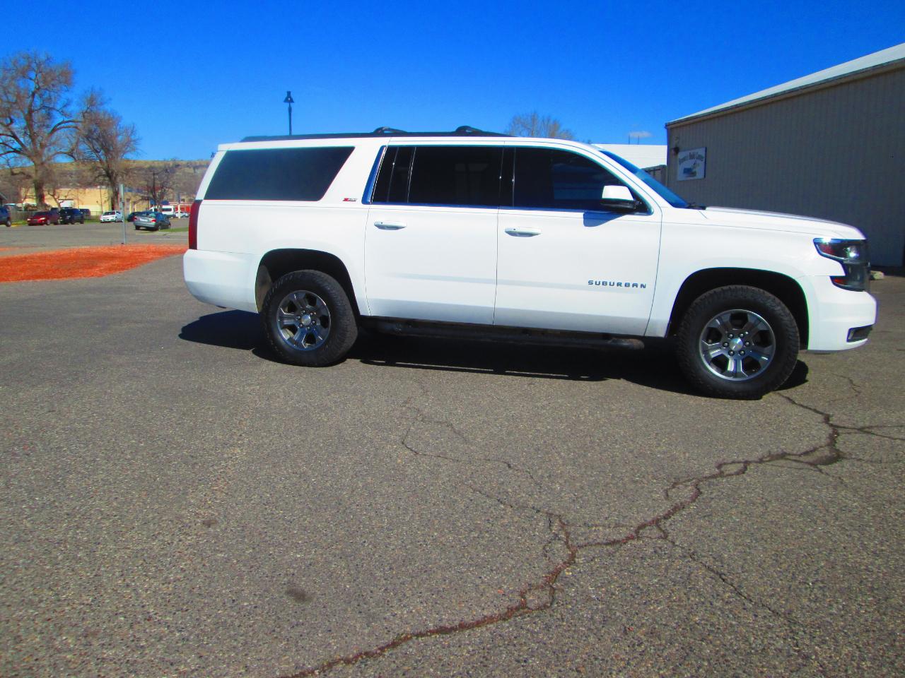 Chevrolet Suburban 4WD 4dr 1500 LT 2019