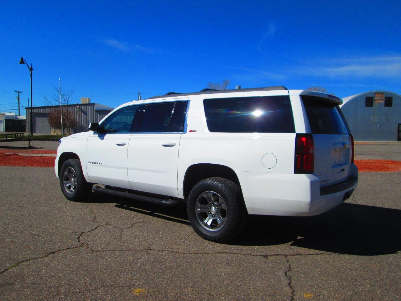 Chevrolet Suburban 4WD 4dr 1500 LT 2019