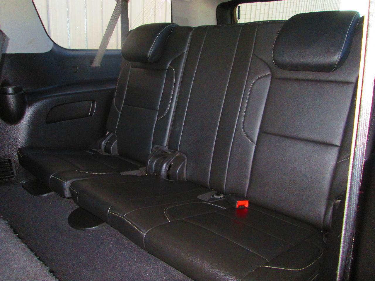 Chevrolet Suburban 4WD 4dr 1500 LT 2019