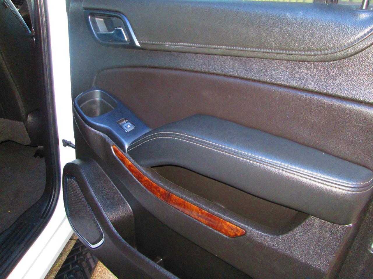 Chevrolet Suburban 4WD 4dr 1500 LT 2019