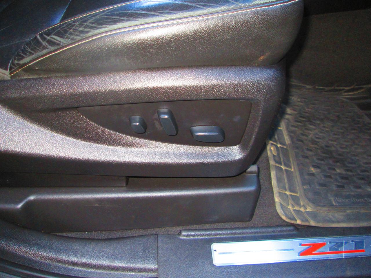 Chevrolet Suburban 4WD 4dr 1500 LT 2019