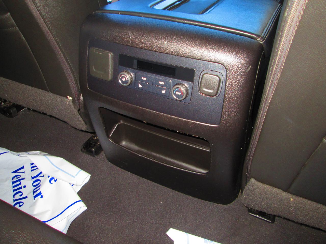 Chevrolet Suburban 4WD 4dr 1500 LT 2019