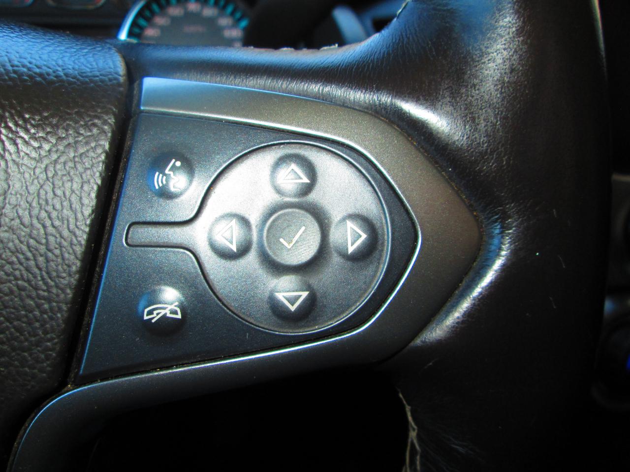 Chevrolet Suburban 4WD 4dr 1500 LT 2019