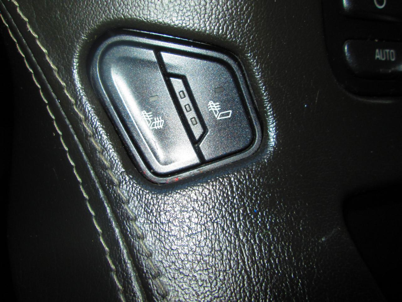 Chevrolet Suburban 4WD 4dr 1500 LT 2019