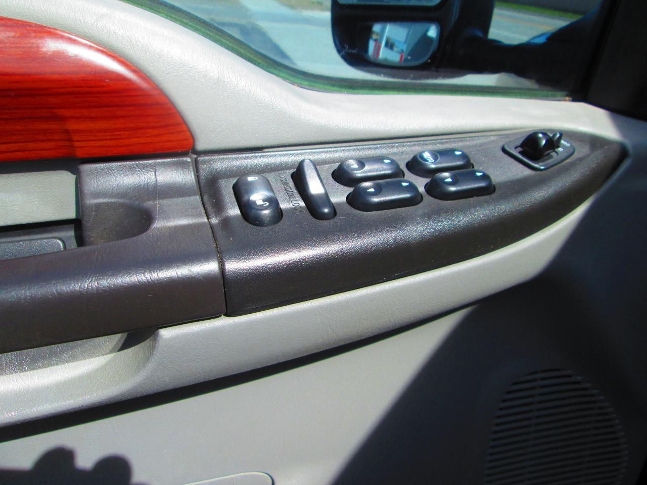 Ford Super Duty F-250 Crew Cab 156" Harley-Davidson 4WD 2005