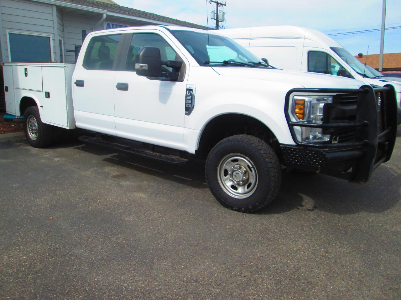 Ford Super Duty F-250 SRW XL 4WD Crew Cab 8' Box 2019