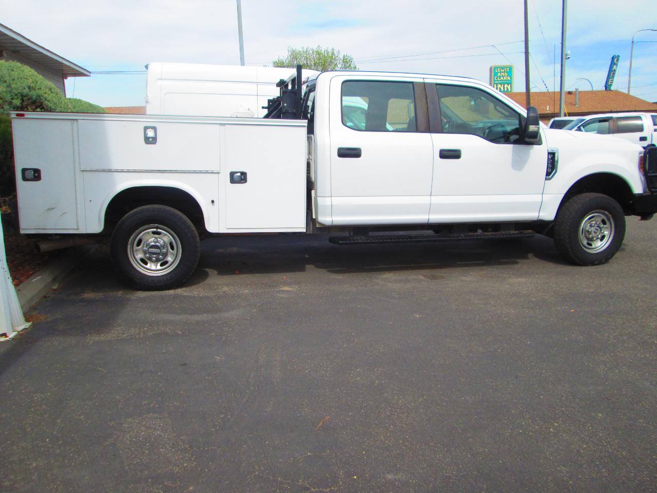 Ford Super Duty F-250 SRW XL 4WD Crew Cab 8' Box 2019