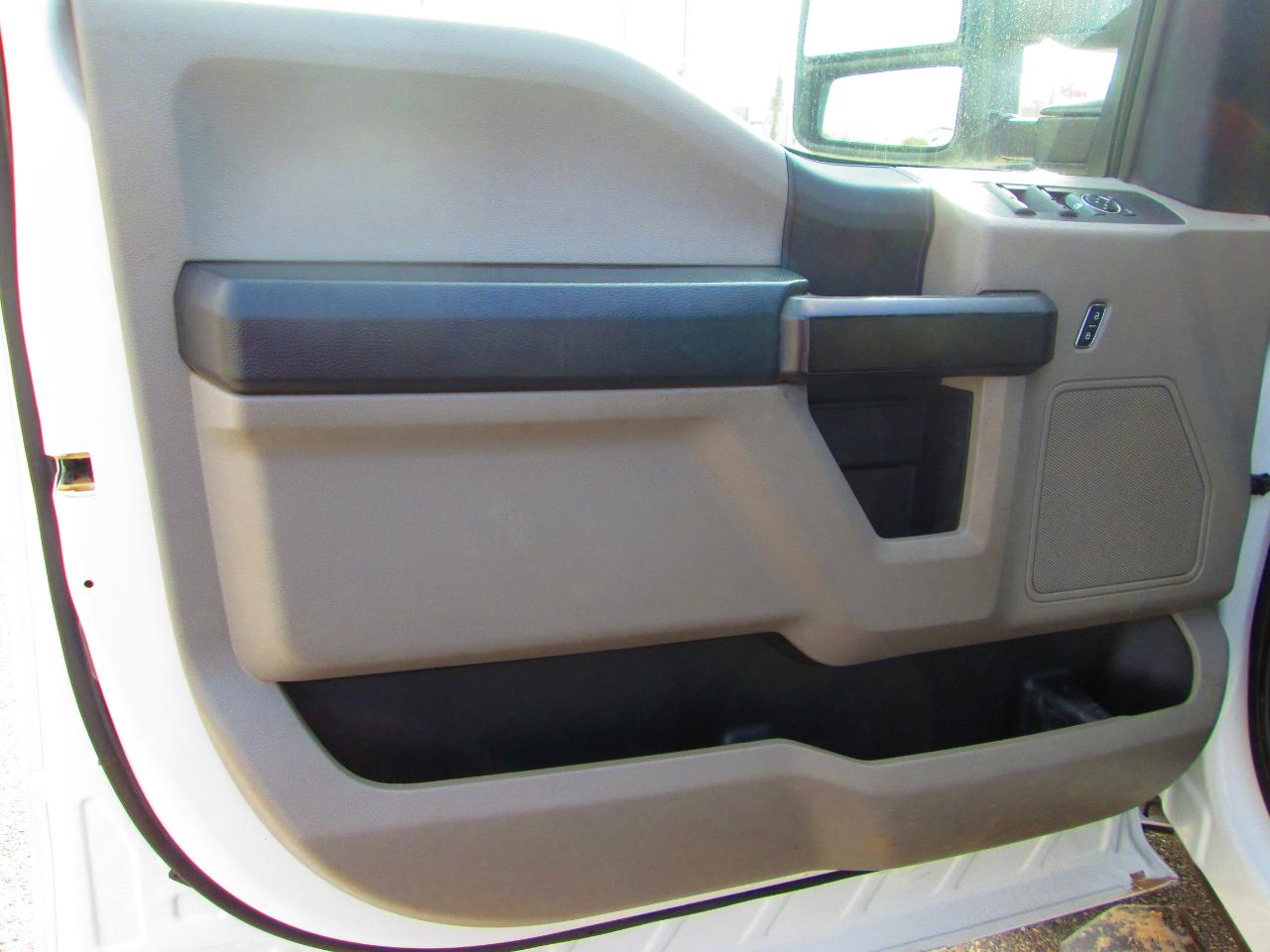 Ford Super Duty F-250 SRW XL 4WD Crew Cab 8' Box 2019