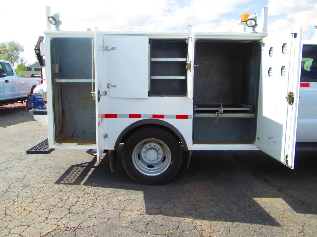 Ford Super Duty F-450 DRW 2WD Crew Cab 176" WB 60" CA XLT 2014