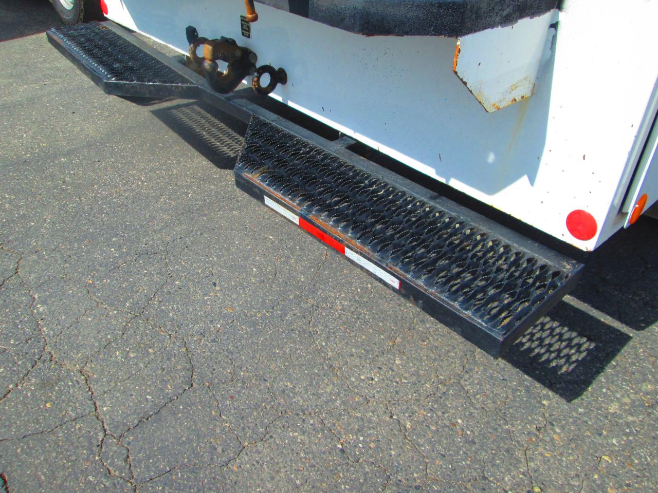 Ford Super Duty F-450 DRW 2WD Crew Cab 176" WB 60" CA XLT 2014
