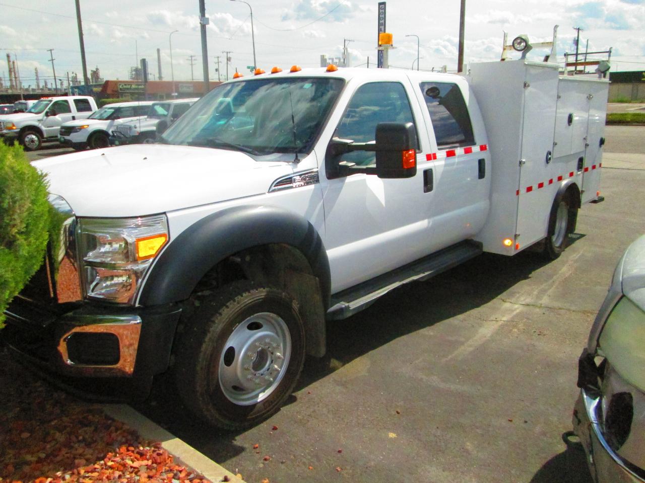 Ford Super Duty F-450 DRW 2WD Crew Cab 176" WB 60" CA XLT 2014