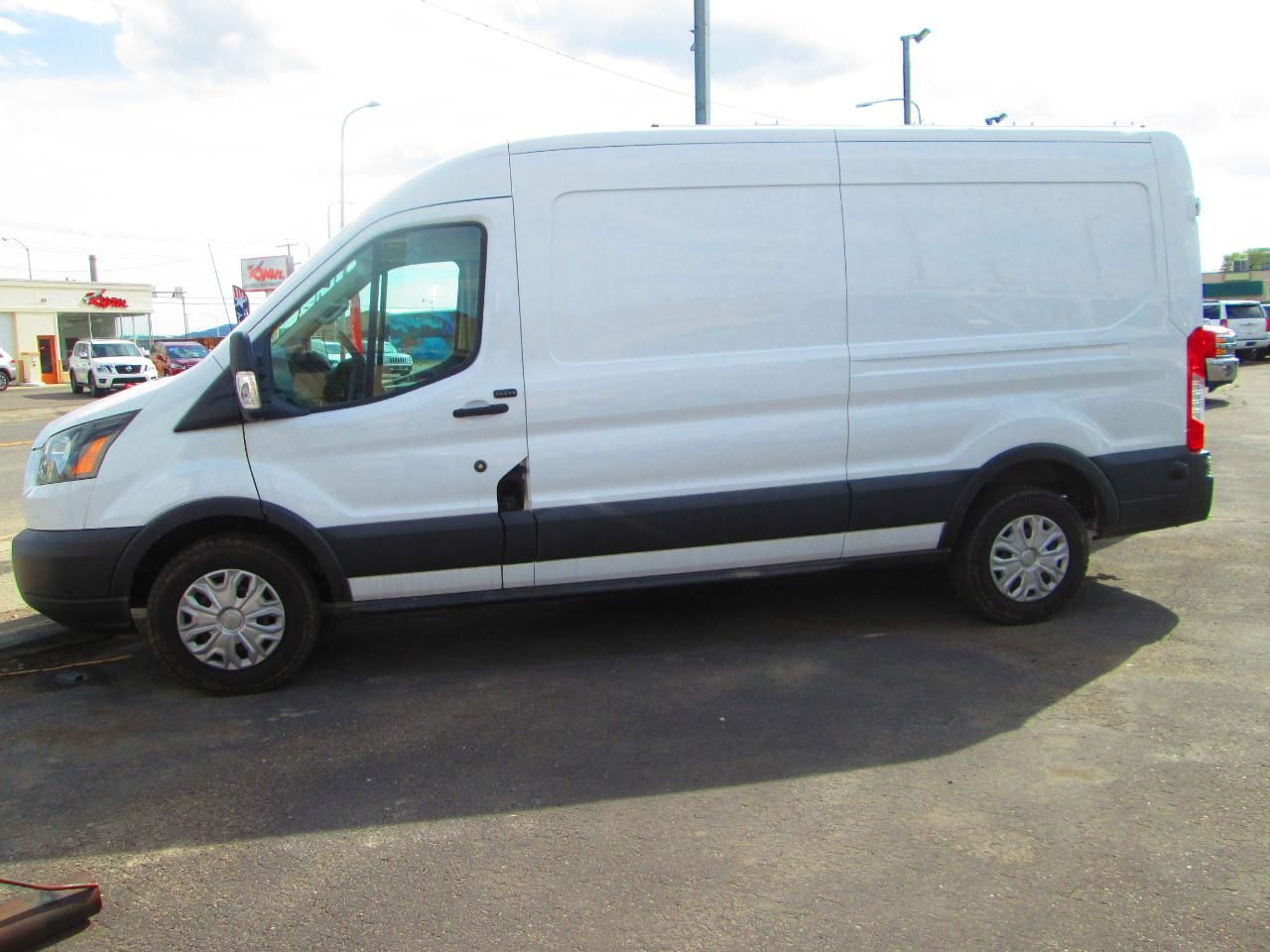 Ford Transit Van T-250 148" Med Rf 9000 GVWR Sliding RH Dr 2017