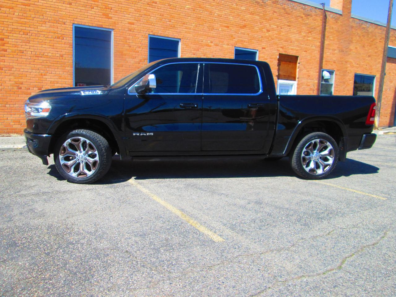 RAM 1500 Longhorn 4x4 Crew Cab 5'7" Box 2023