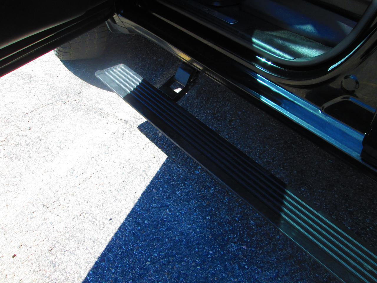 RAM 1500 Longhorn 4x4 Crew Cab 5'7" Box 2023
