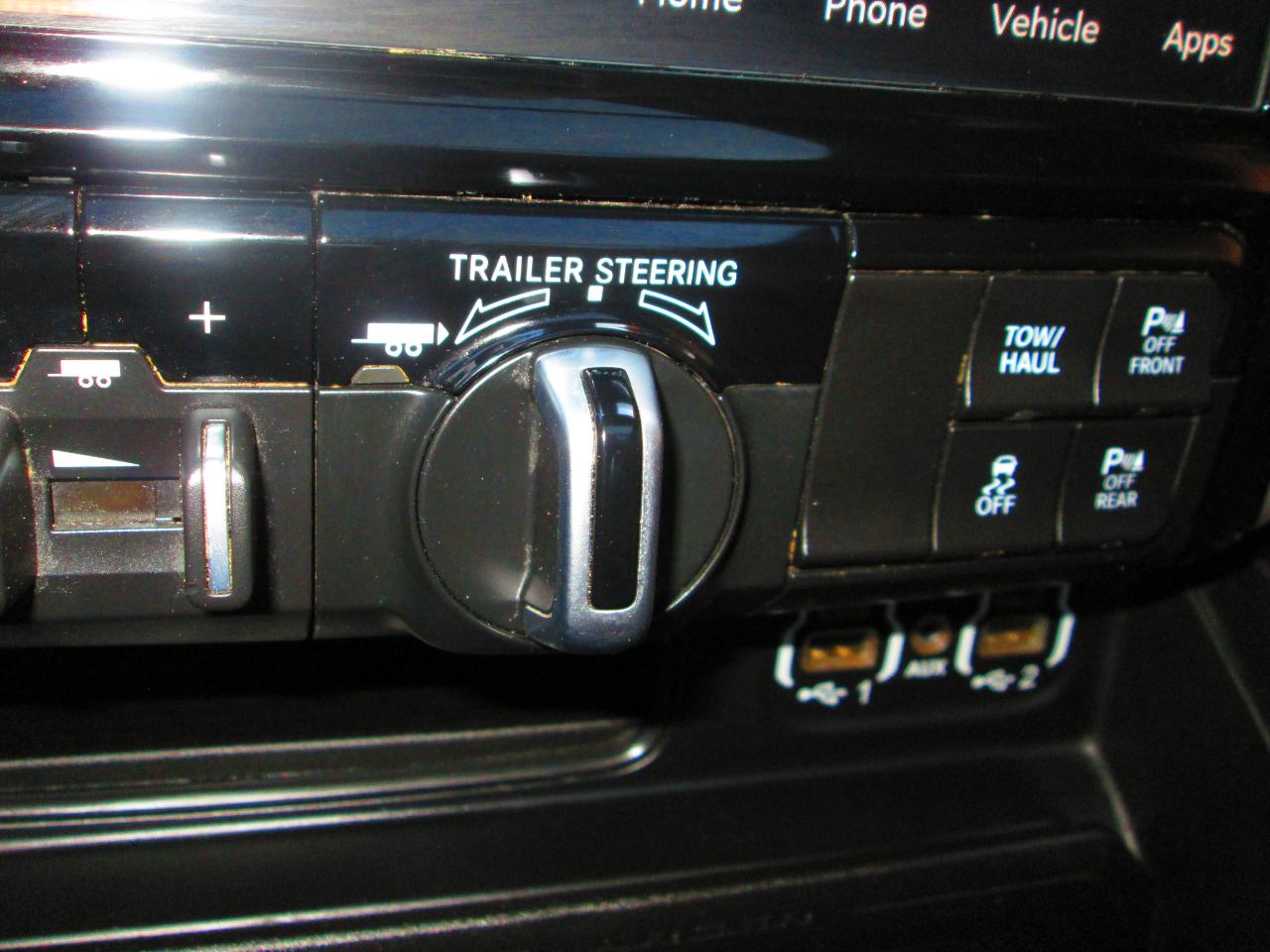 RAM 1500 Longhorn 4x4 Crew Cab 5'7" Box 2023
