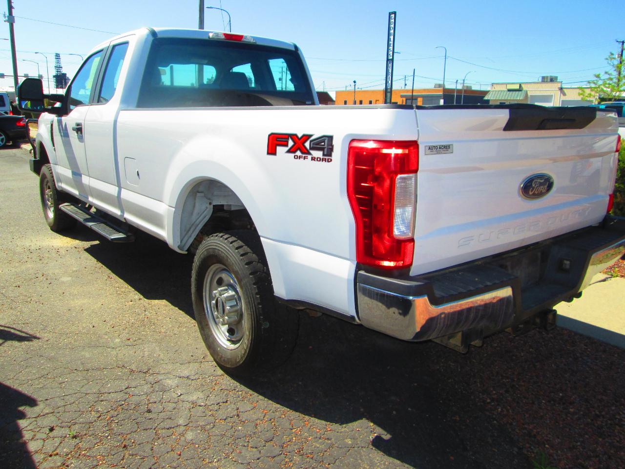 Ford Super Duty F-250 SRW XL 4WD SuperCab 8' Box 2019