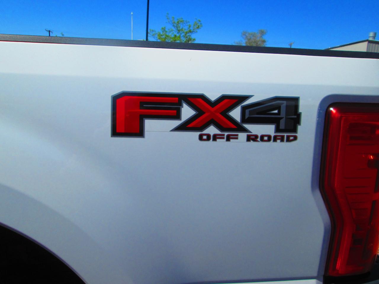 Ford Super Duty F-250 SRW XL 4WD SuperCab 8' Box 2019