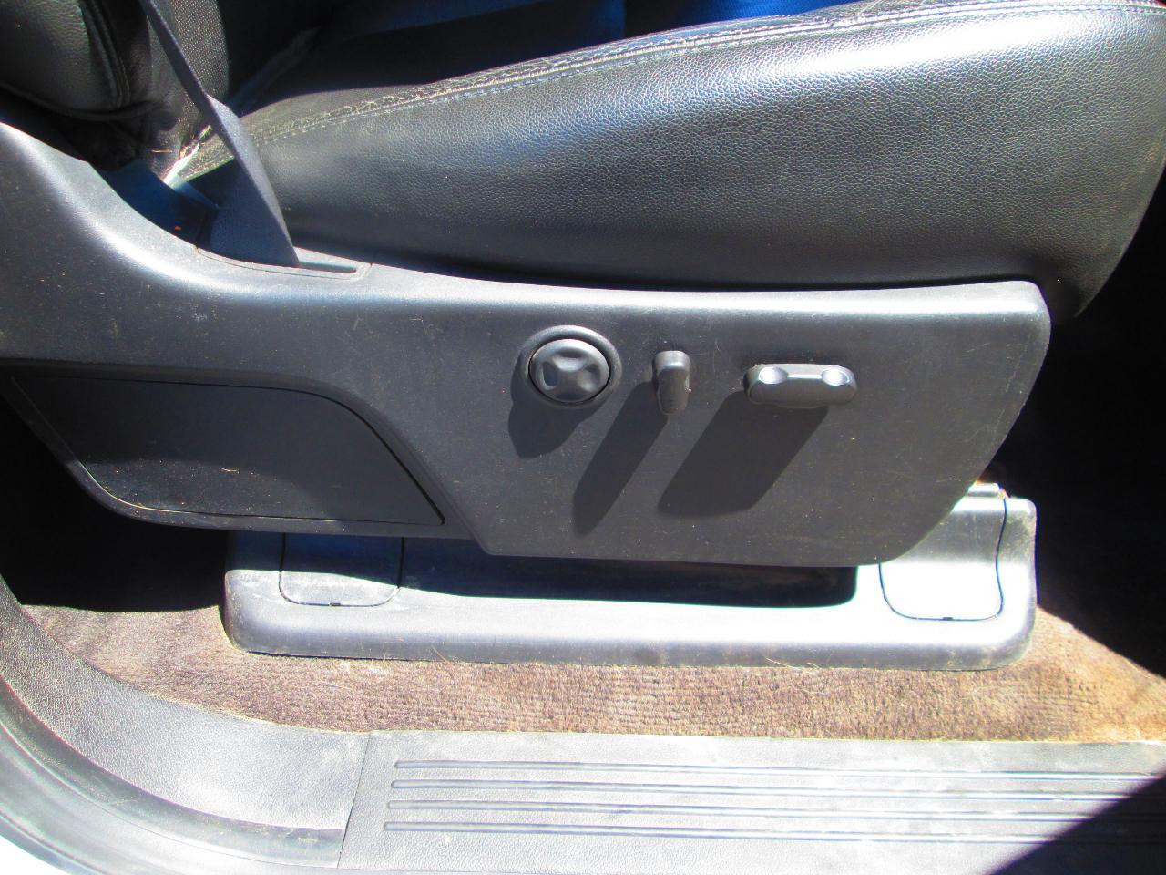 Chevrolet Silverado 3500HD 4WD Crew Cab 167.7" LTZ 2013
