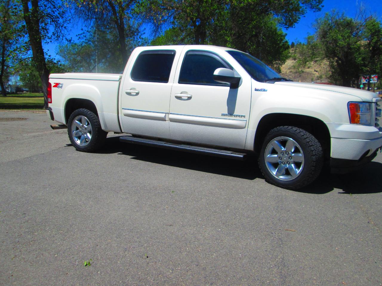 GMC Sierra 1500 4WD Crew Cab 143.5" SLT 2013