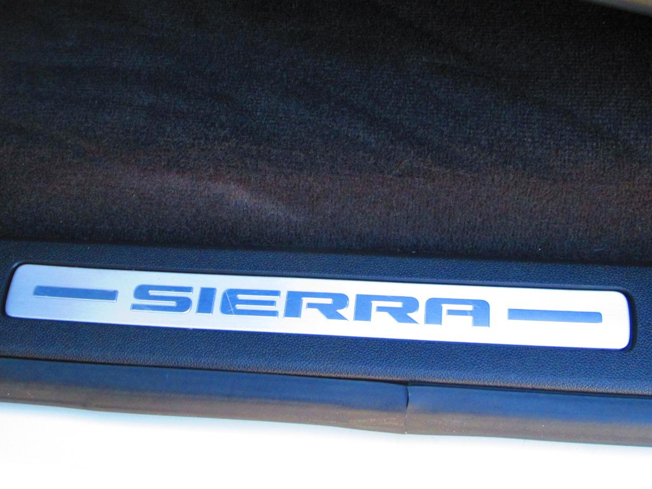 GMC Sierra 1500 4WD Crew Cab 143.5" SLT 2013