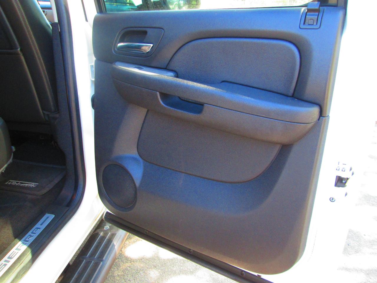 GMC Sierra 1500 4WD Crew Cab 143.5" SLT 2013