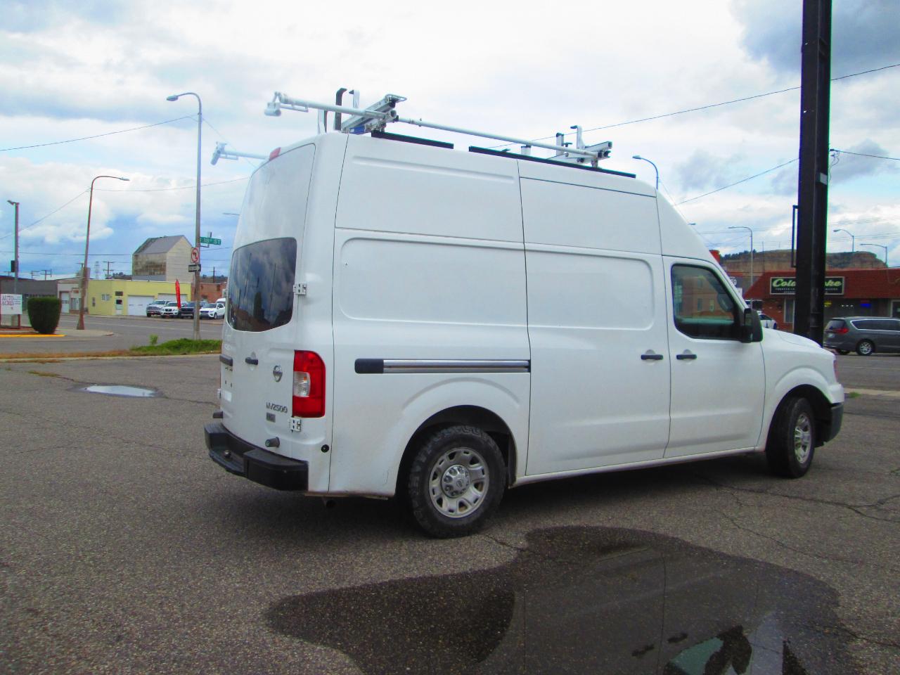 Nissan NV Fleet High Roof 2500 V6 S 2012
