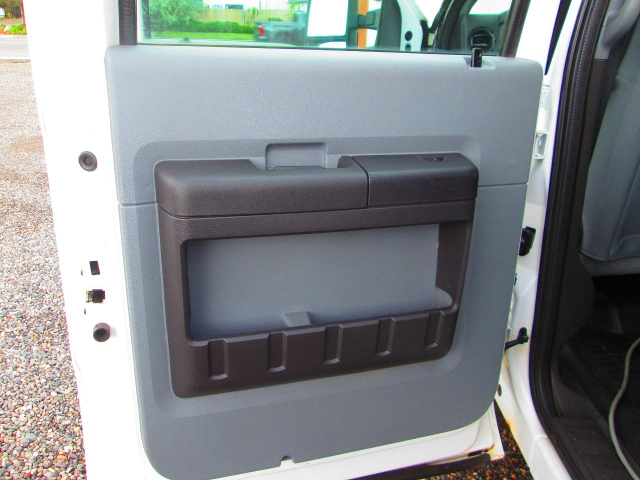 Ford Super Duty F-350 SRW 4WD Crew Cab 172" XL 2012