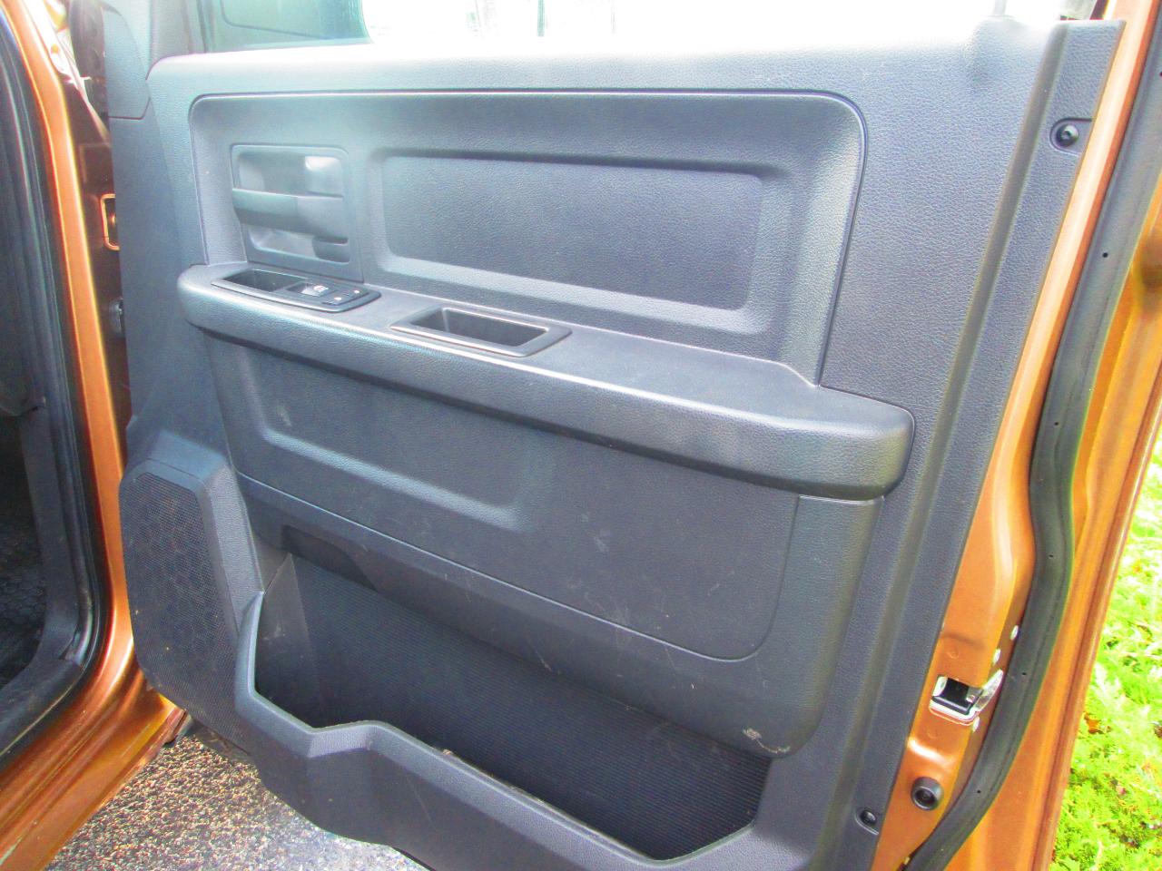 RAM 3500 4WD Crew Cab 169" ST 2012