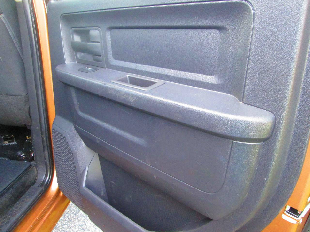 RAM 3500 4WD Crew Cab 169" ST 2012