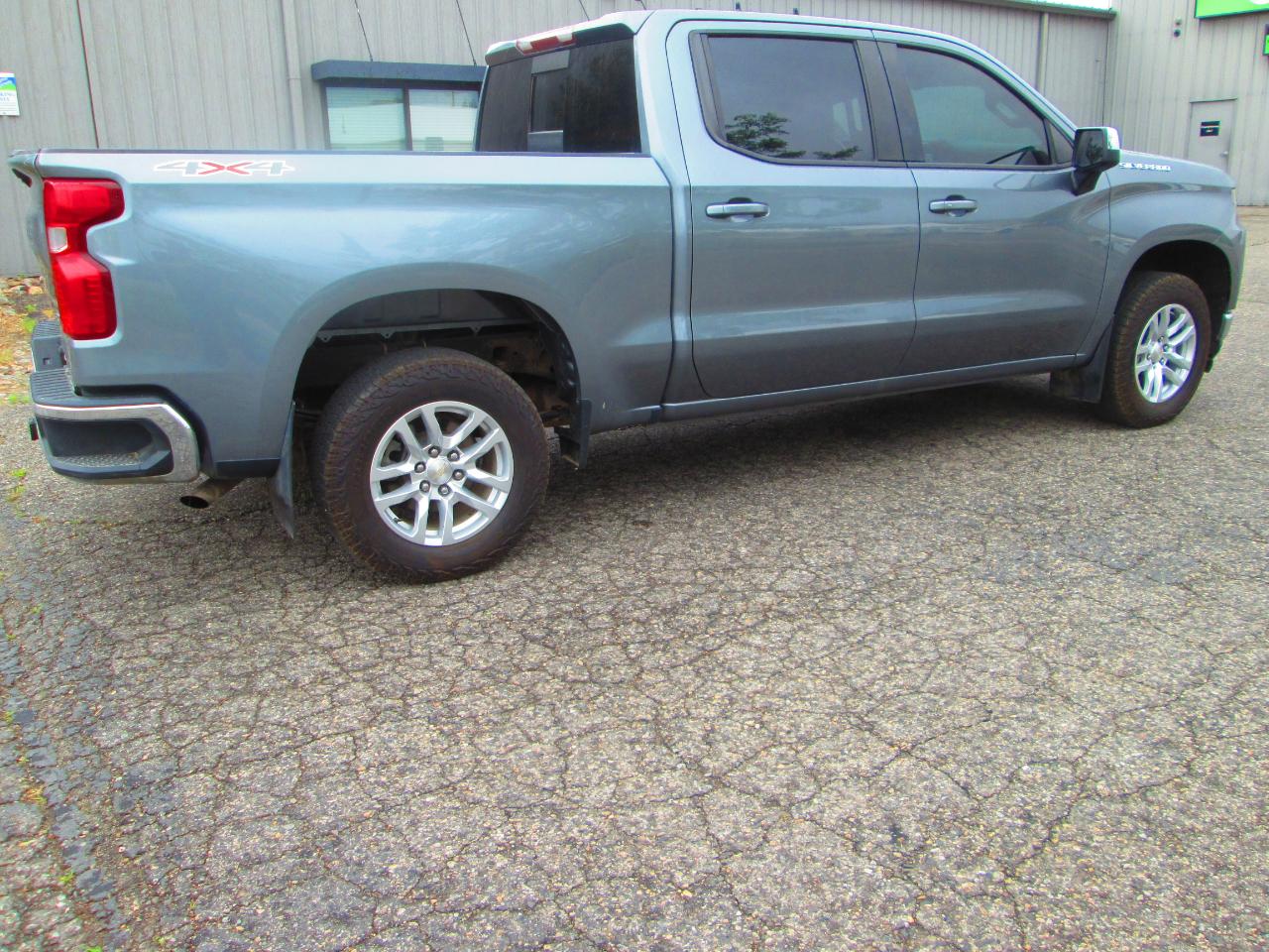 Chevrolet Silverado 1500 4WD Crew Cab 147" LT 2020