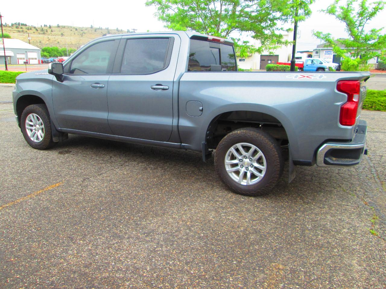 Chevrolet Silverado 1500 4WD Crew Cab 147" LT 2020