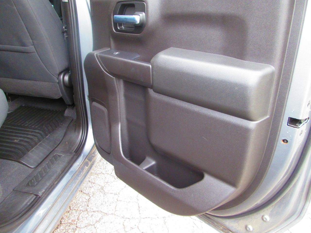 Chevrolet Silverado 1500 4WD Crew Cab 147" LT 2020