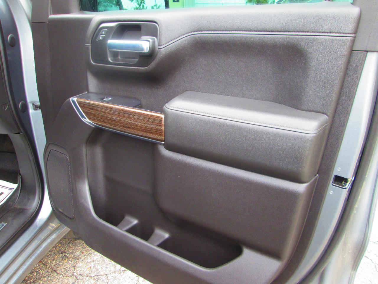 Chevrolet Silverado 1500 4WD Crew Cab 147" LT 2020