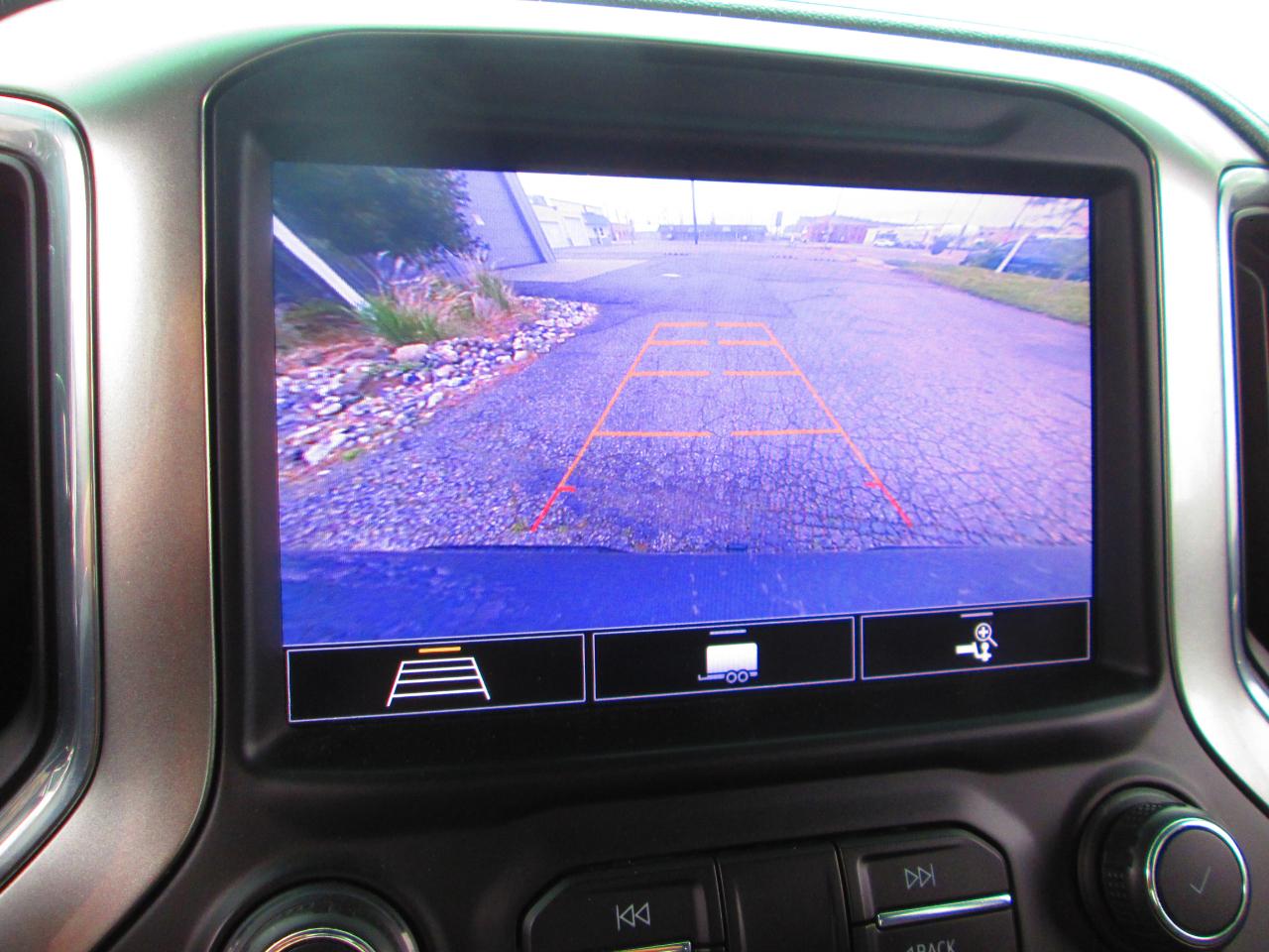 Chevrolet Silverado 1500 4WD Crew Cab 147" LT 2020