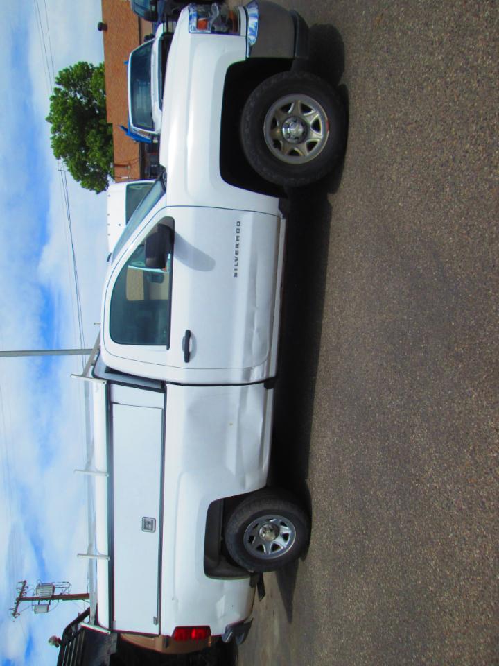 Chevrolet Silverado 1500 4WD Reg Cab 133.0" LS 2017