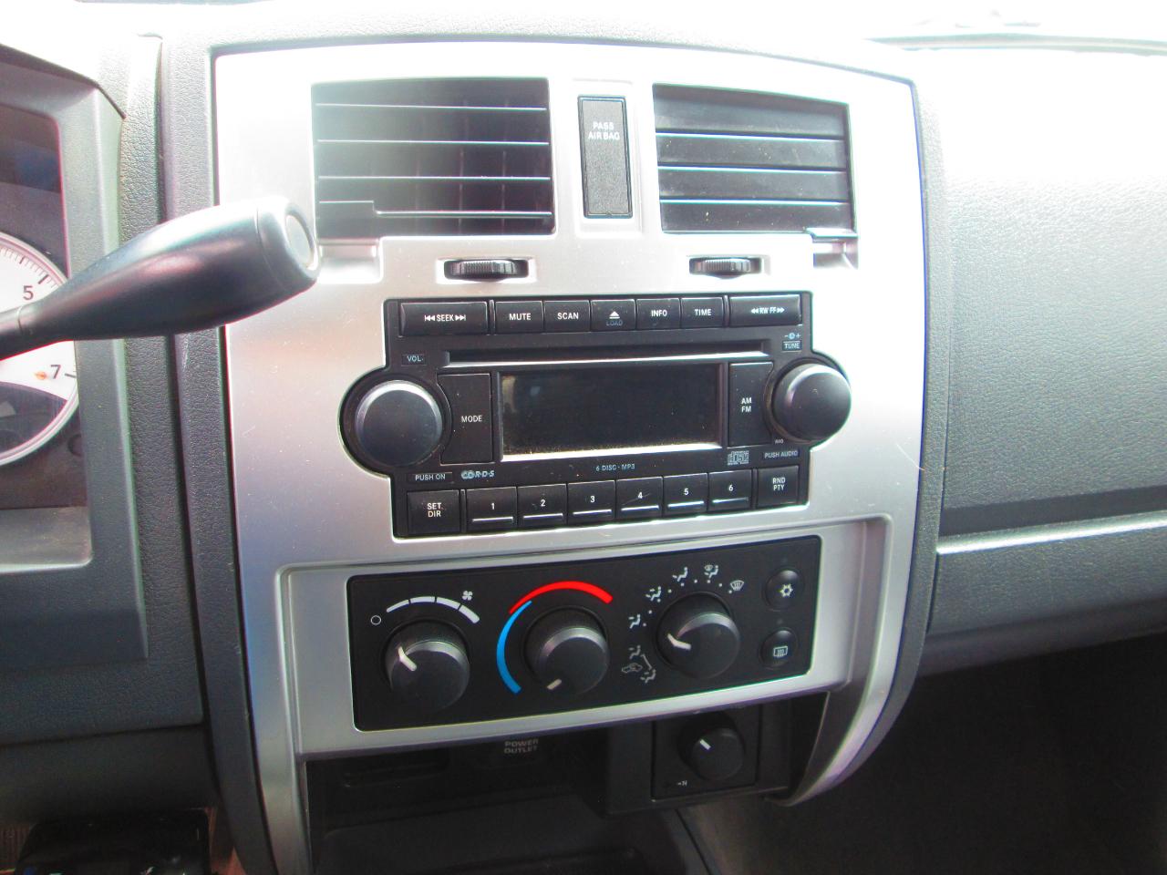 Dodge Dakota 4dr Quad Cab 131 4WD Laramie 2006