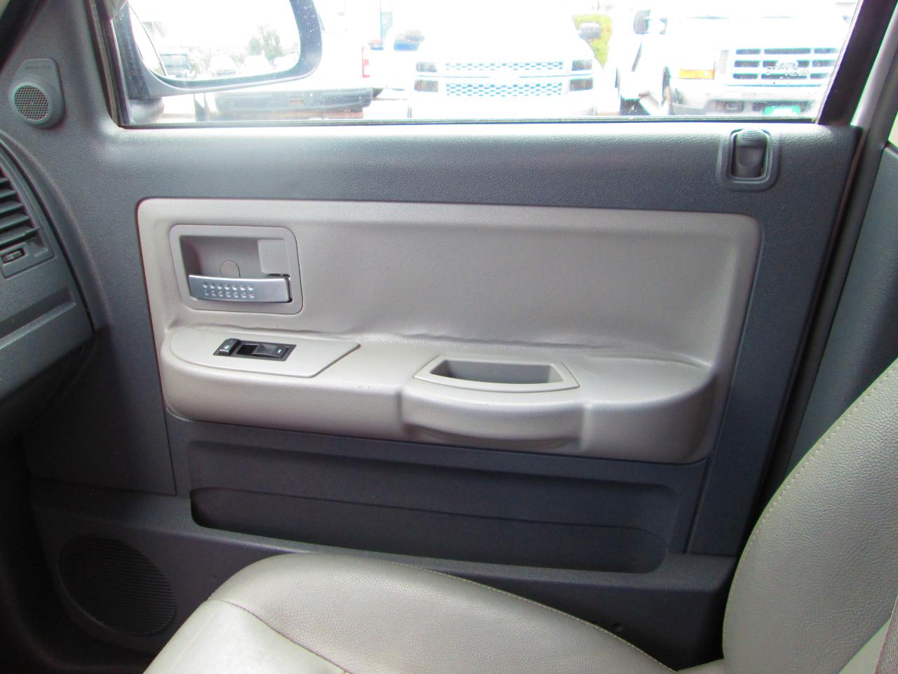 Dodge Dakota 4dr Quad Cab 131 4WD Laramie 2006