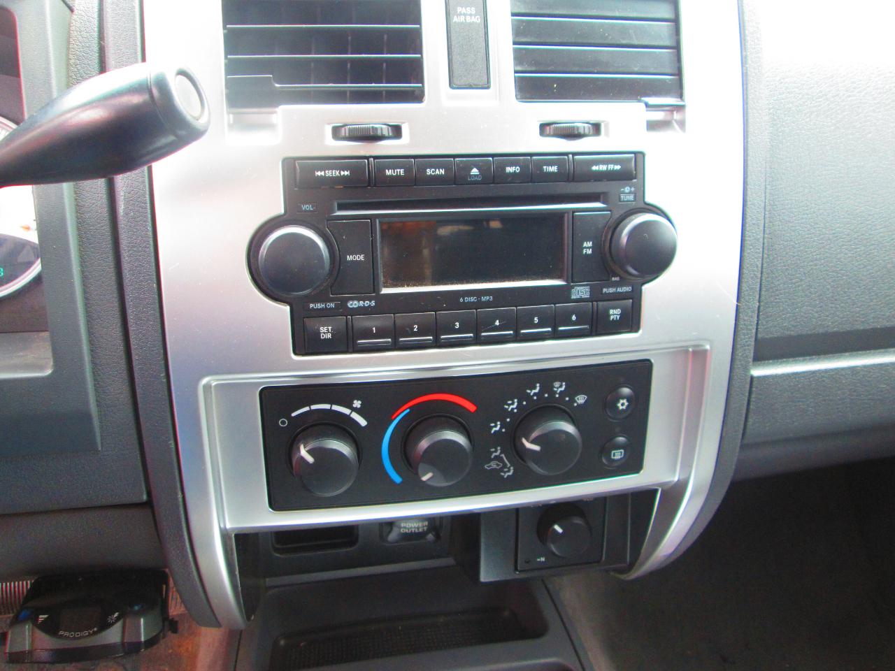 Dodge Dakota 4dr Quad Cab 131 4WD Laramie 2006