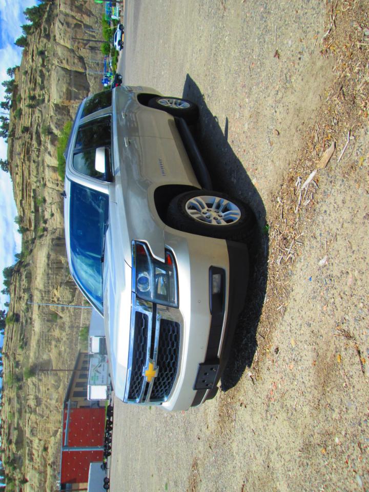 Chevrolet Suburban 4WD 4dr LT 2015