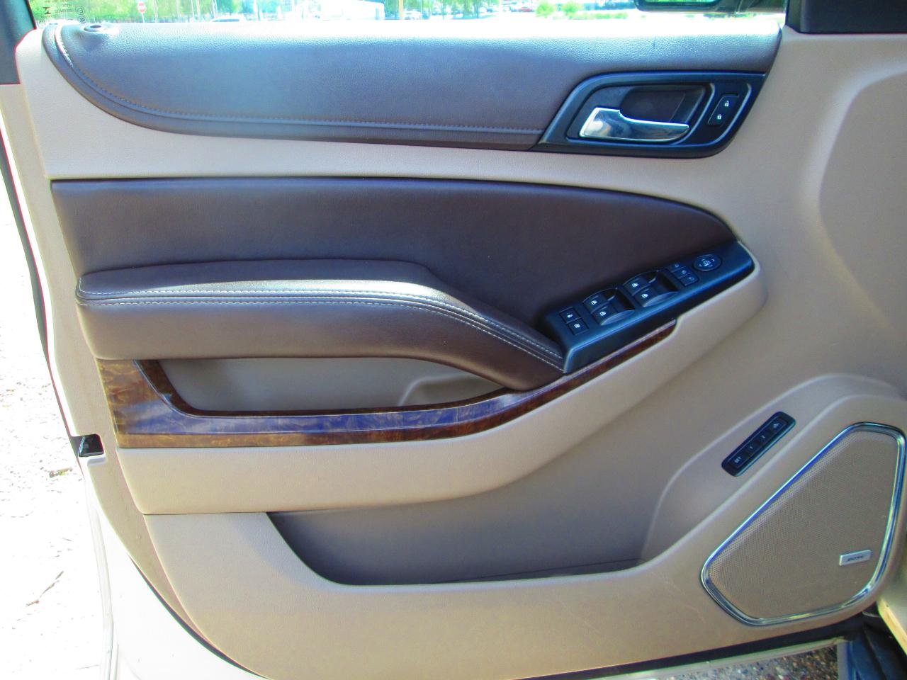 Chevrolet Suburban 4WD 4dr LT 2015